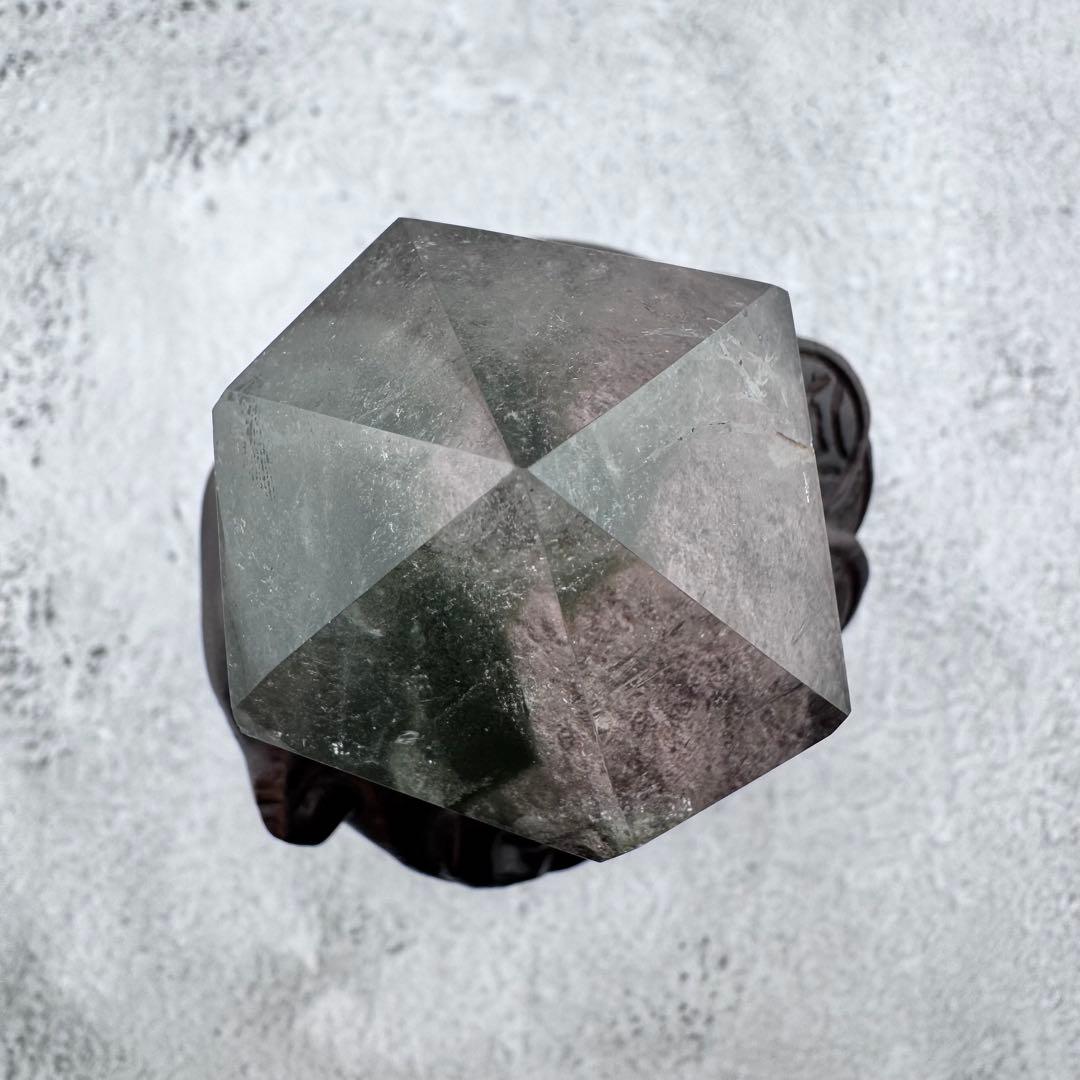 G-5ガーデンクォーツ原石　ポイント　天然石　クリスタル　木の台座付き