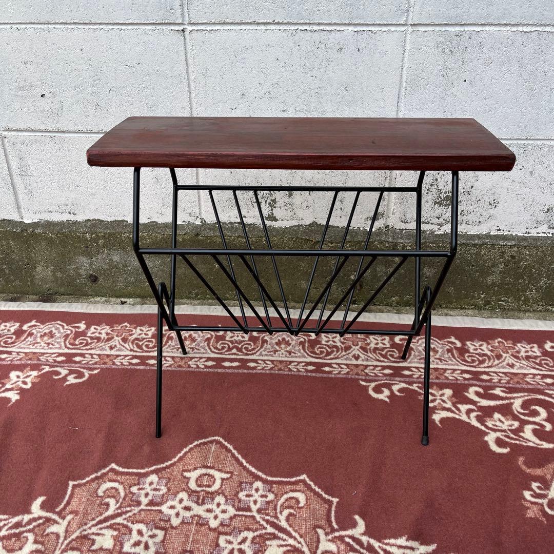 古家具◾️木製天板 一枚板×アイアン マガジンラック付き サイドテーブル 飾り台