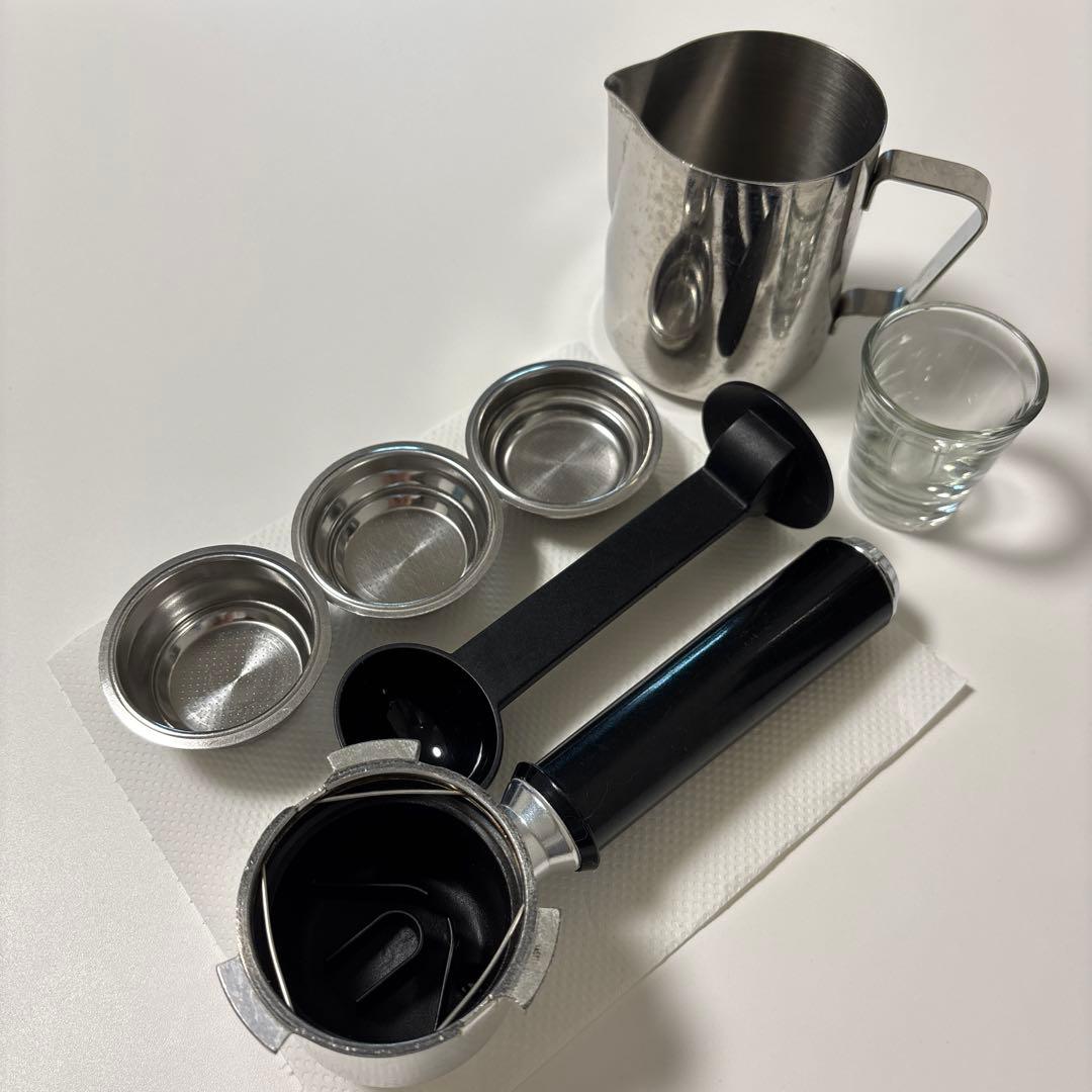 〈値下げ〉【匿名配送】デロンギ エスプレッソマシン DEDICA EC680