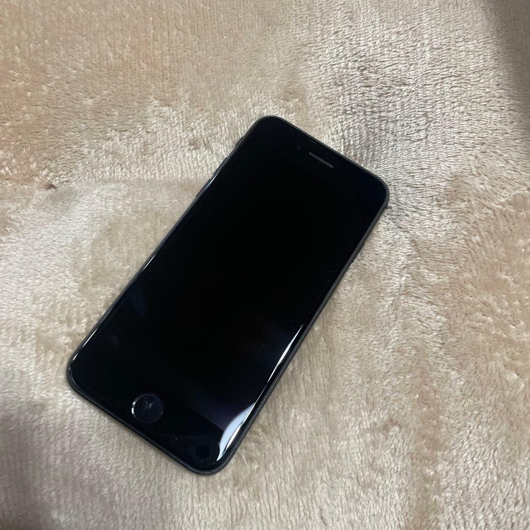 Apple iPhoneSE 第二世代　2020年モデル　ブラック 本体