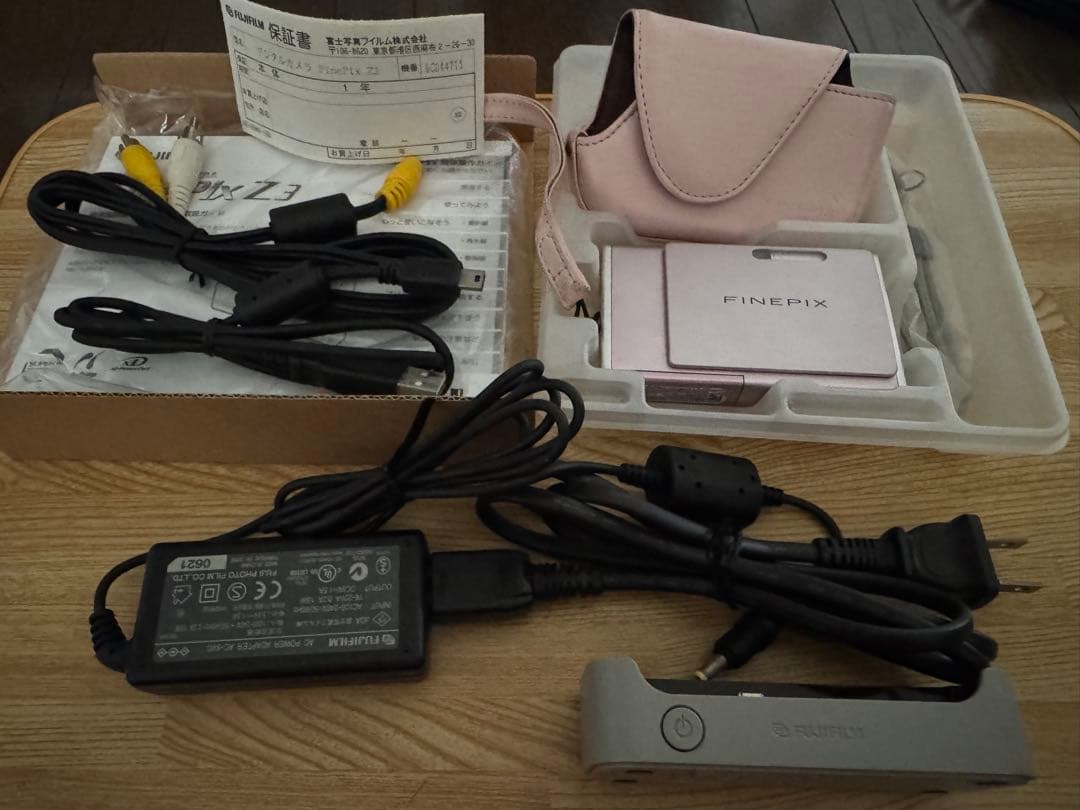【中古品】FUJIFILM Fine Pix Z3 起動確認 付属品有 電池消耗