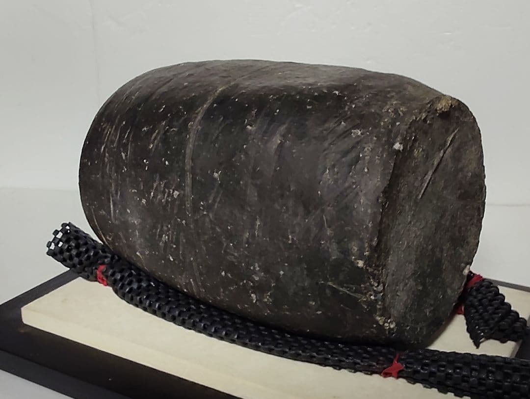 俵壺　ガラスケース付き