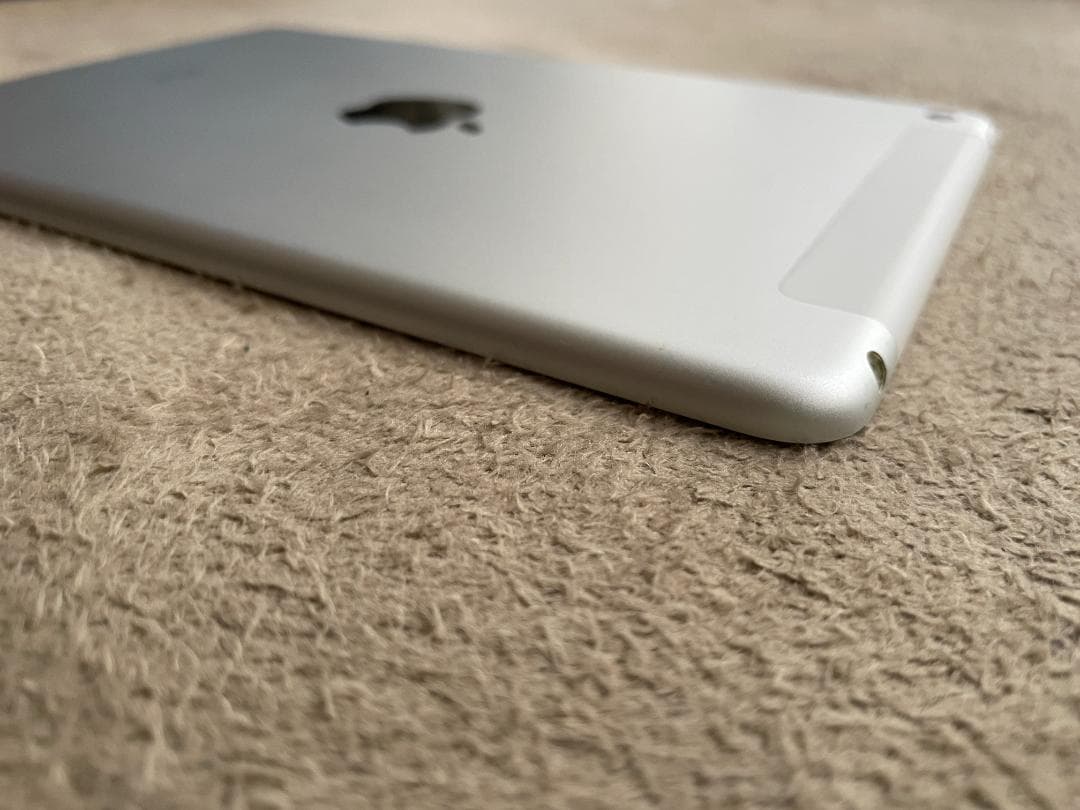 iPad本体 iPad mini 4 128GB Wi-Fi + Cellular