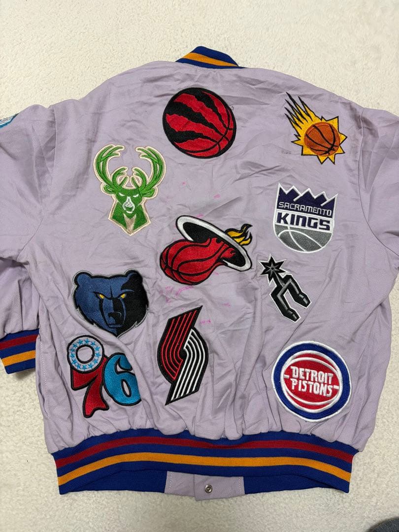 NBA チーム刺繍アウタージャケット 薄紫色