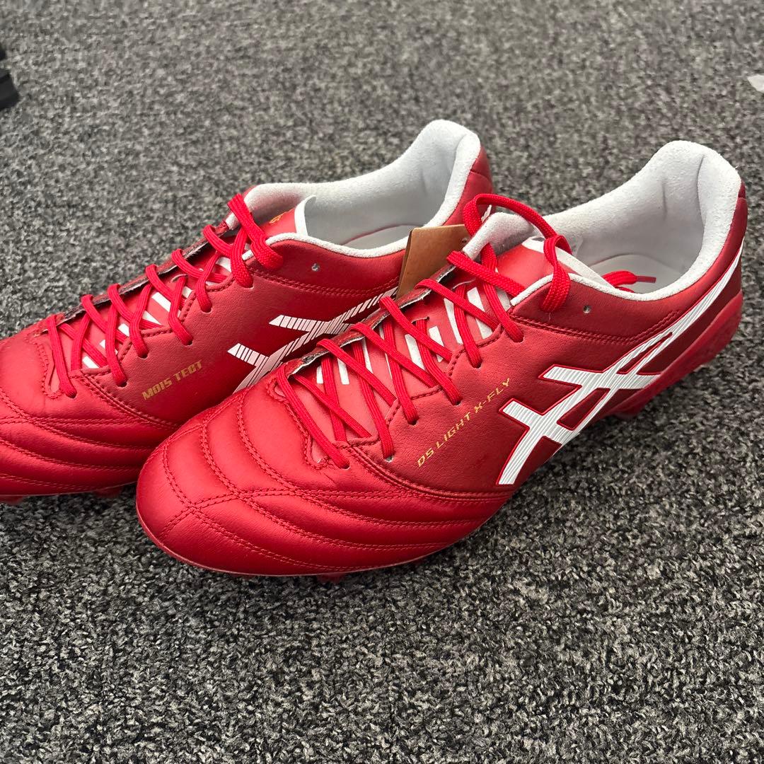 サッカースパイク アシックス