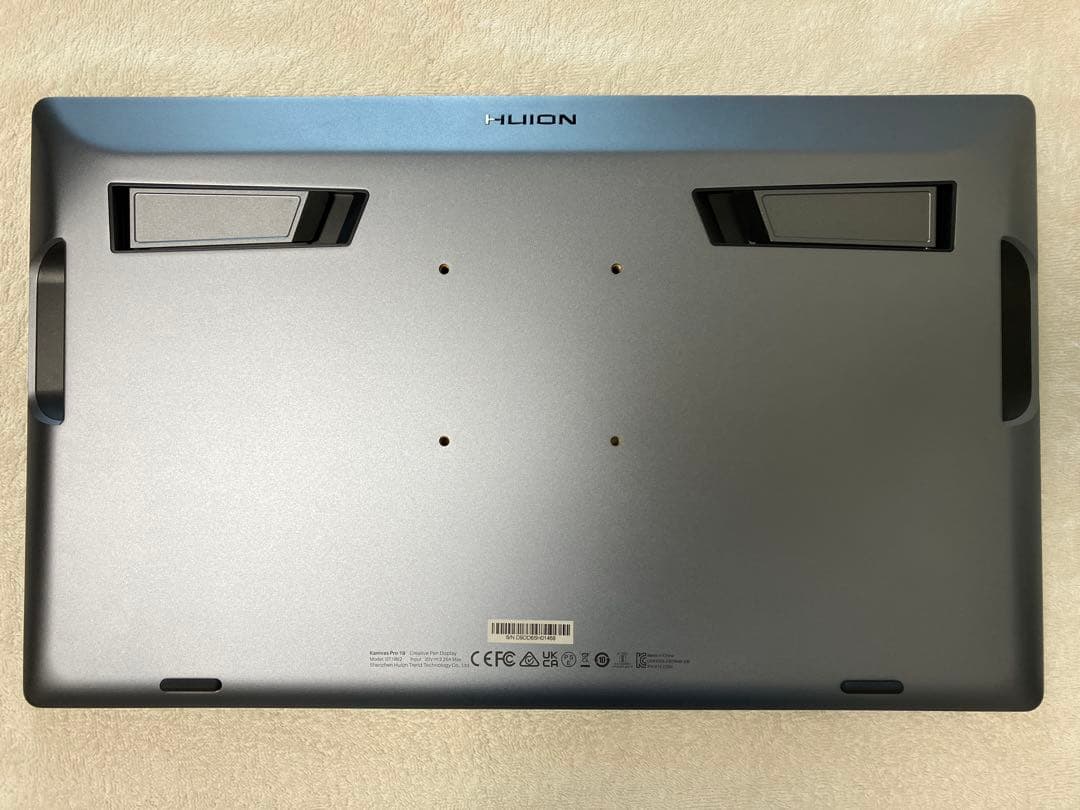 HUION Kamvas Pro 19（グローブ・左手デバイスなし）