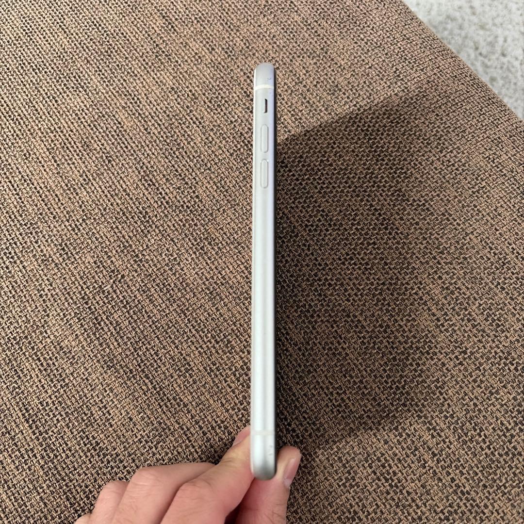 iPhone 11 ホワイト 本体　ジャンク品