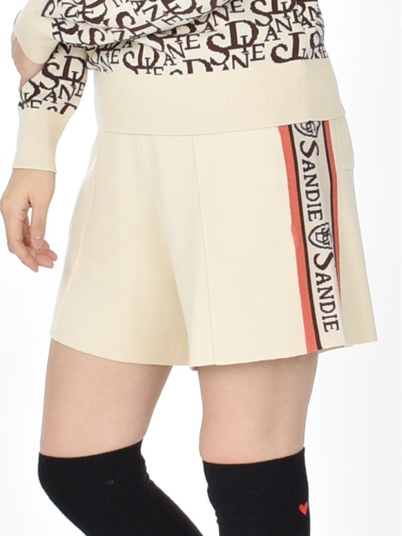 Sandie セットアップ　ロゴジャガードモックネックニット　ショートパンツ