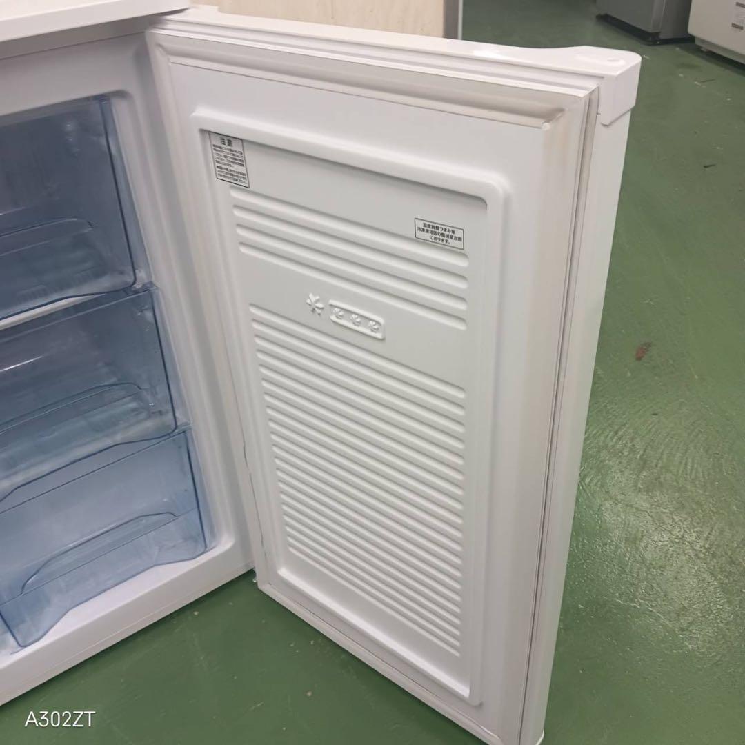 R28 冷凍庫　右開き　60L 美品　大人気モデル　保証込み