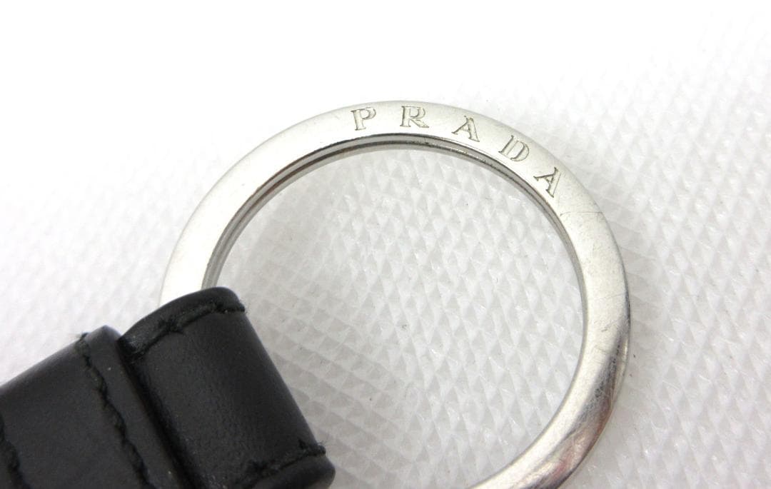 PRADA プラダ キーリング レザー キーホルダー ブラック 黒 a