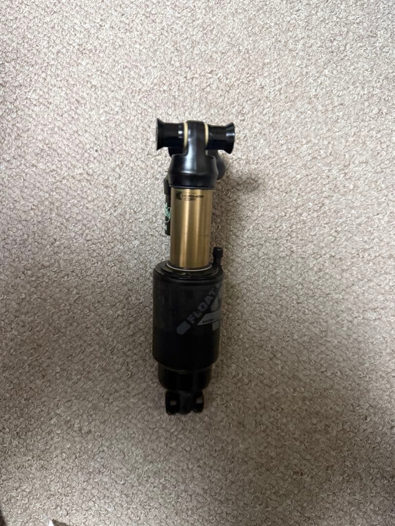 FOX FLOAT X2 リアサスペンション