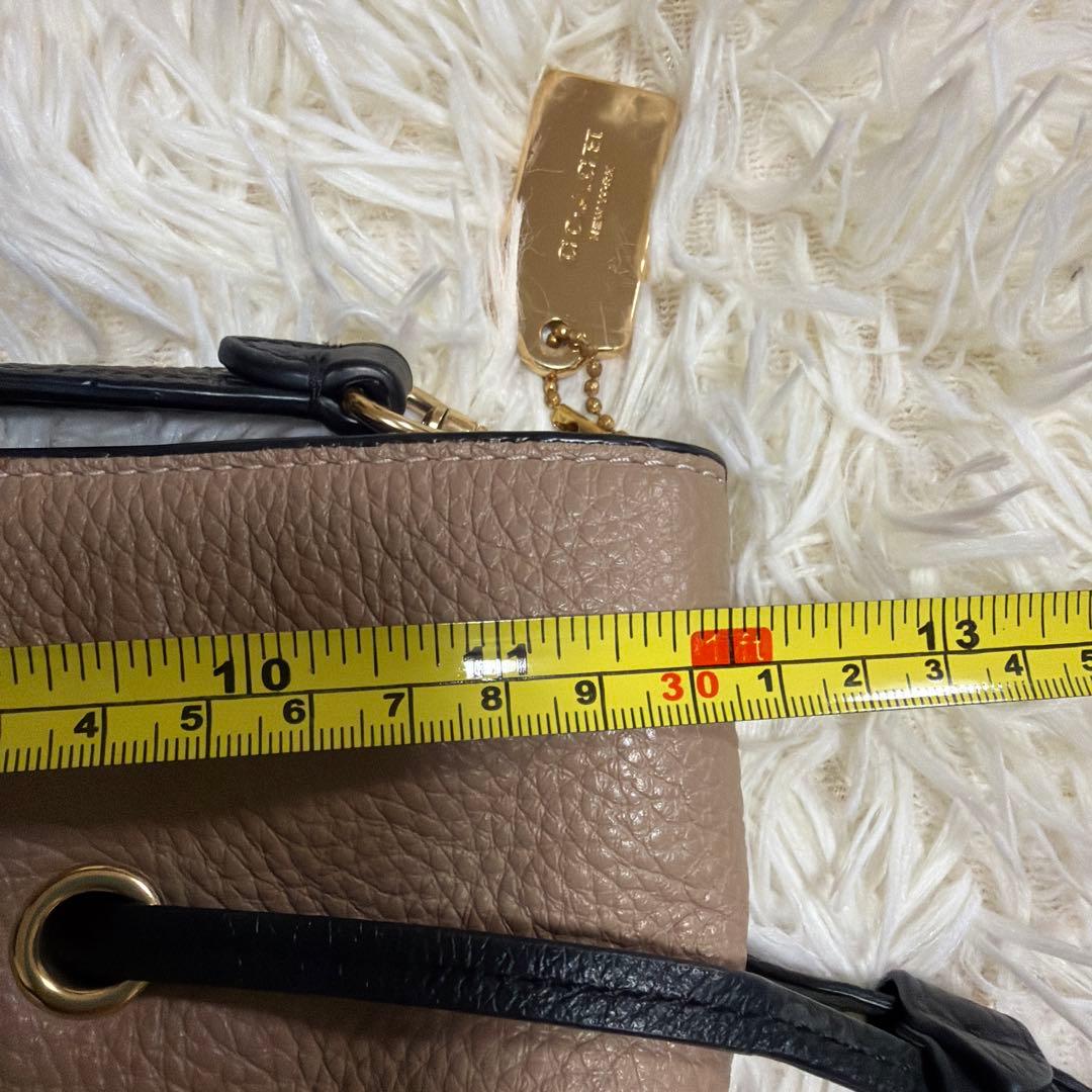 COACHアンディクロスボディバッグ