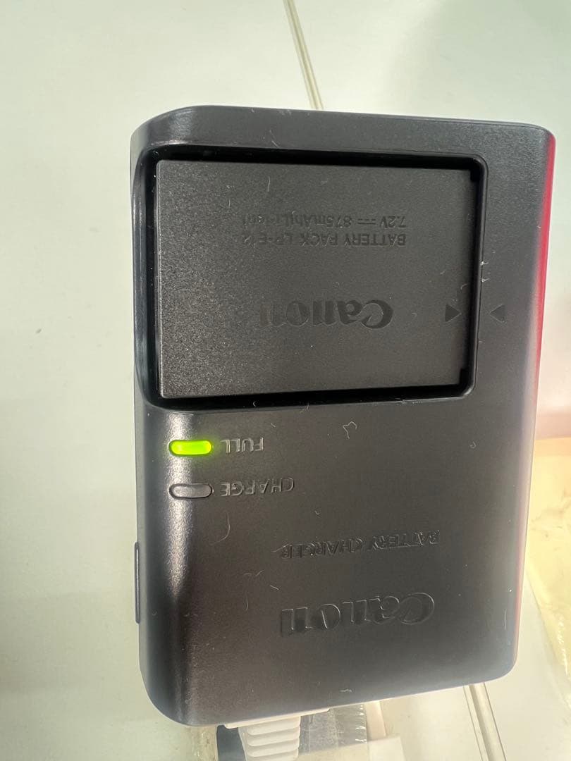 Canon EOS M100 ダブルレンズキット 美品 付属品多数 元箱あり