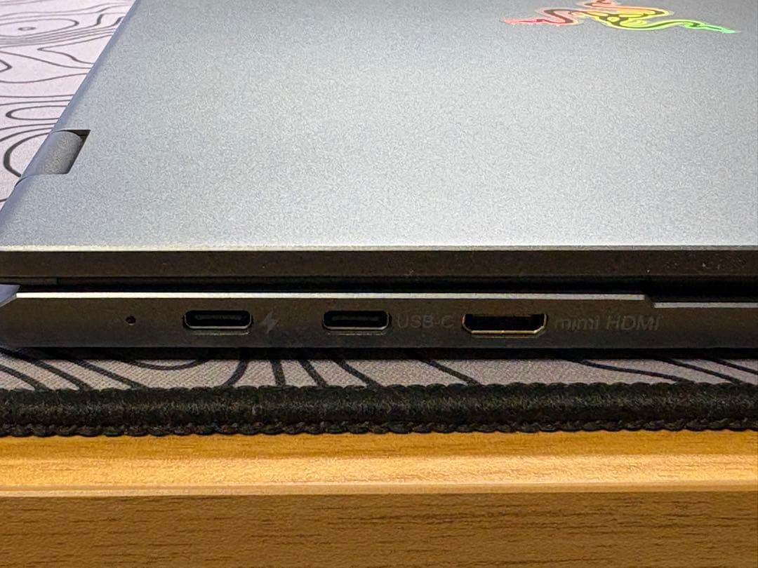 UPERFECT UDockX 15.6 Pro キーボード付きモバイルモニター