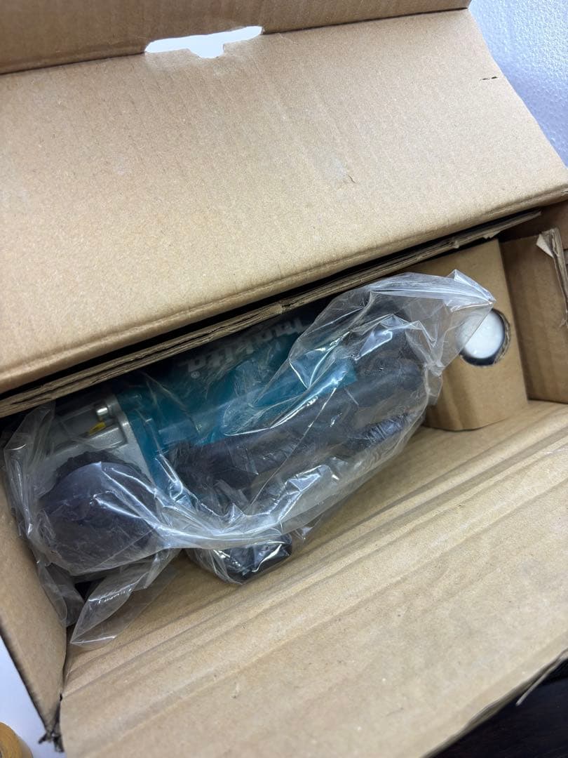 マキタ(Makita) 充電式真空ポンプ 18V VP180DZ