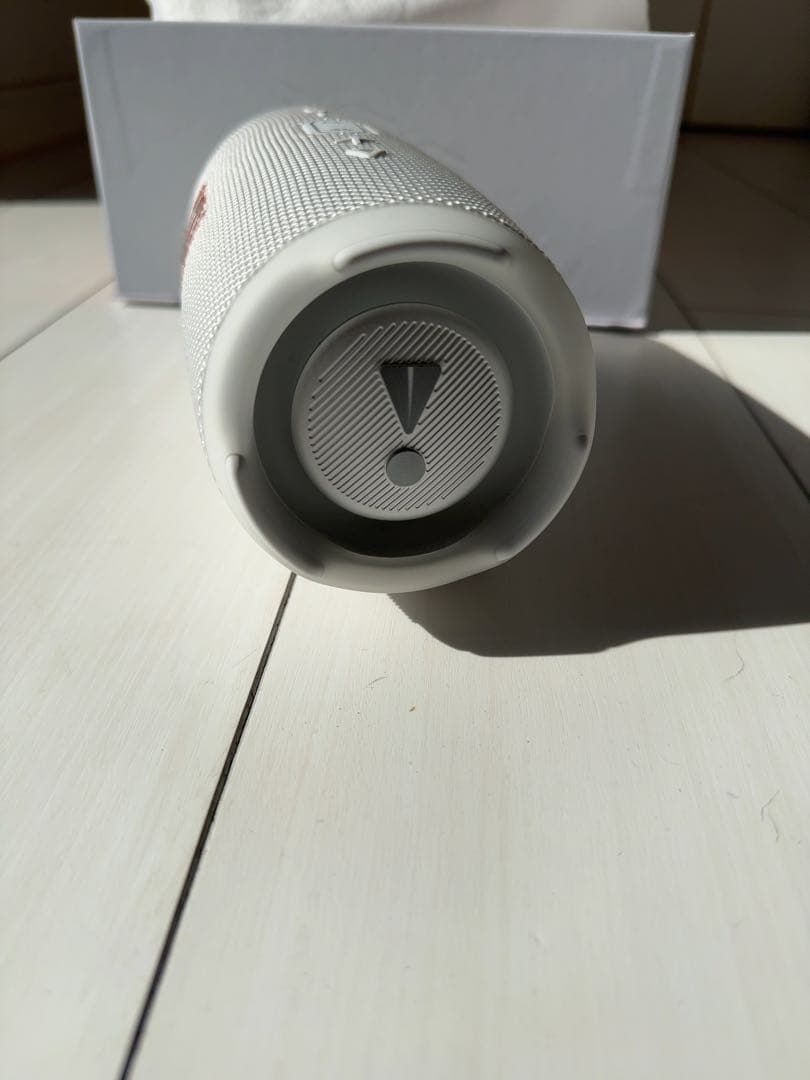 JBL CHARGE5 White Bluetoothスピーカー