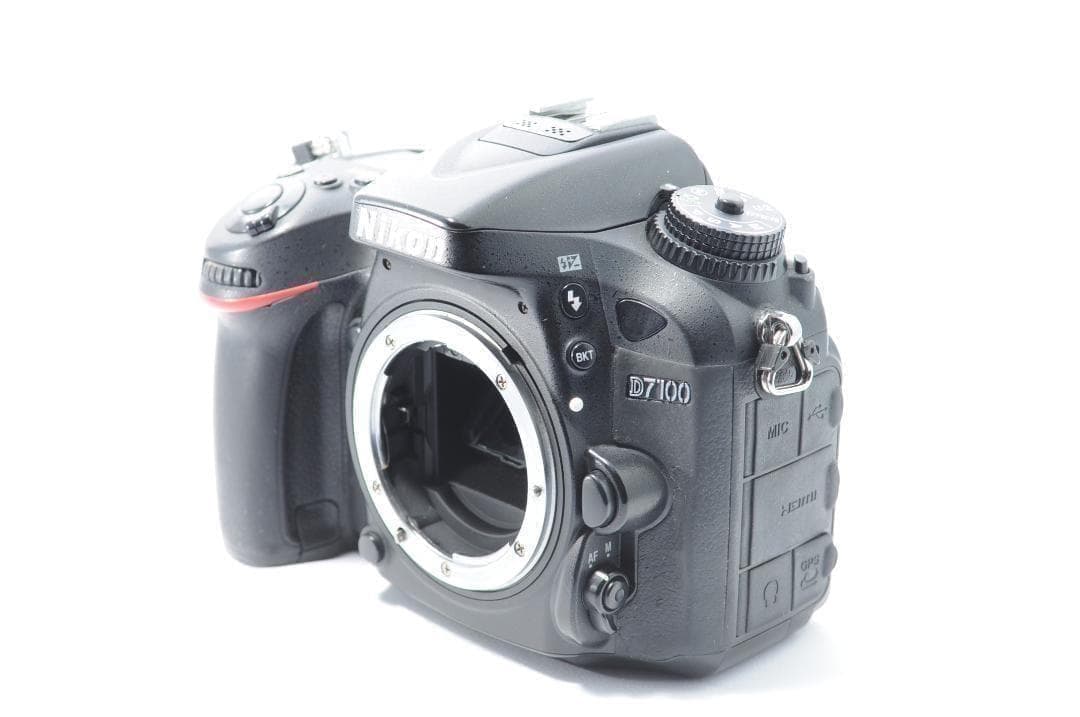 スポーツも家族も綺麗に❗️Nikon D7100✨ハイアマチュア ダブルレンズ