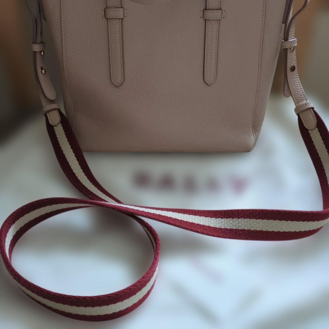 BALLY ピンク レザー ショルダーバッグ