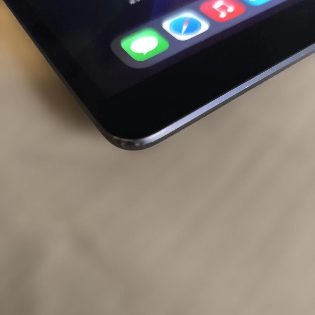 ゴ*ー様 Pad Air第3世代/64GBスペースグレイWi-Fi+Cellul