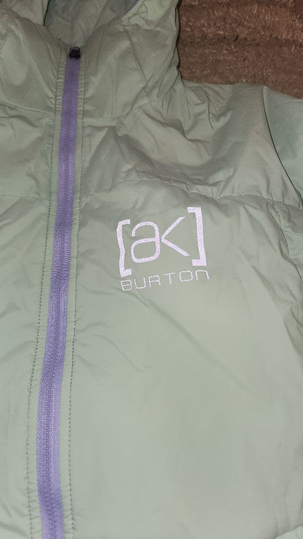 美品Burton AKヘリウムフーデッドストレッチ インサレーテッドジャケットM