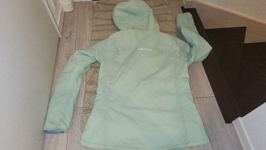 美品Burton AKヘリウムフーデッドストレッチ インサレーテッドジャケットM