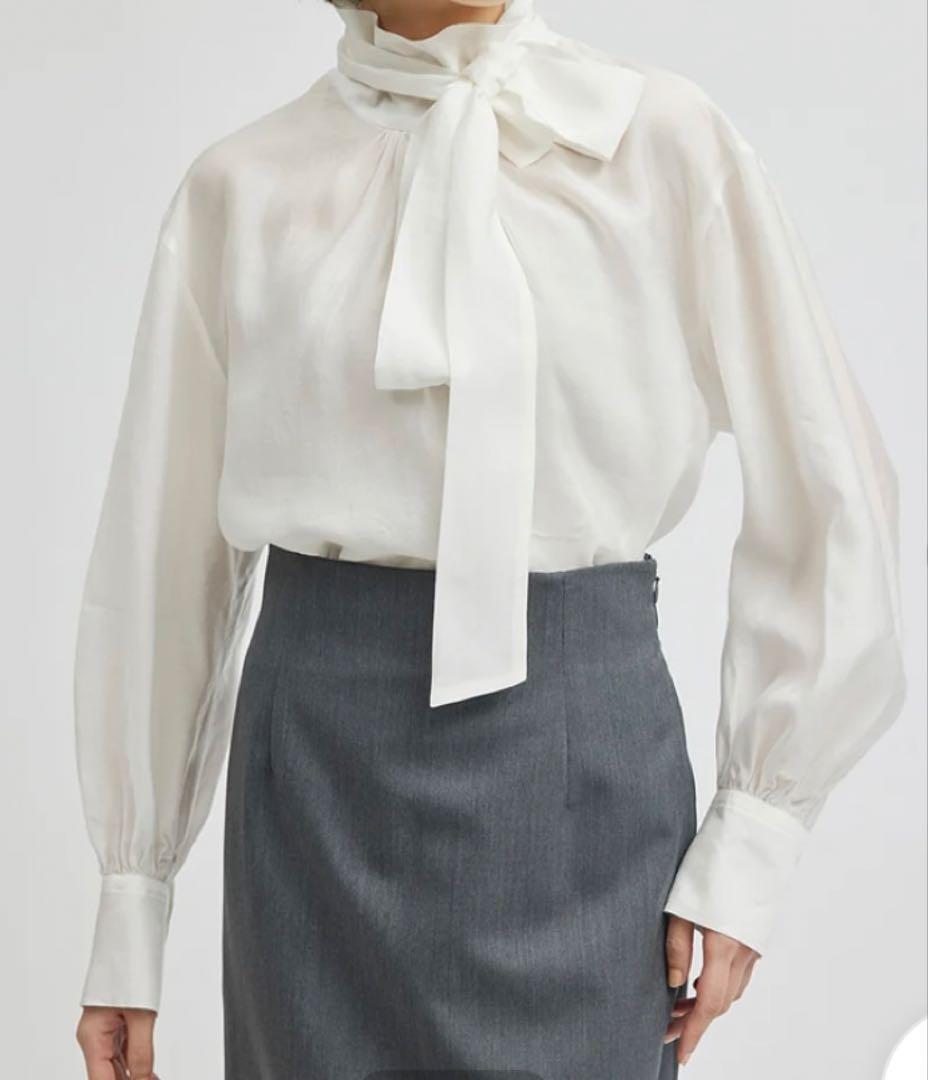 未使用品✨ロペ シルク混ハイネック ボウタイブラウス 2way NALYA 紺