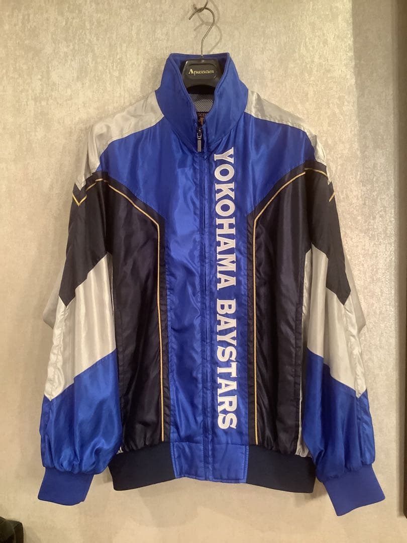 横浜ベイスターズ　スタッフ　ウエア　デサント　スタジアムジャンパー