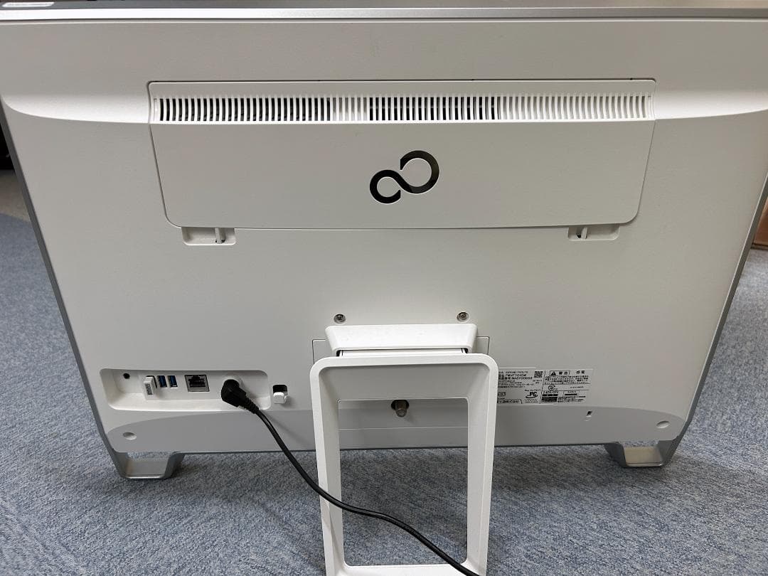 Fujitsu ESPRIMO FH70YD 23インチ一体型パソコン
