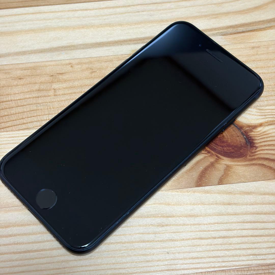 あ*ま様 バッテリー新品　iPhoneSE第3世代64GB SIMフリー　美品