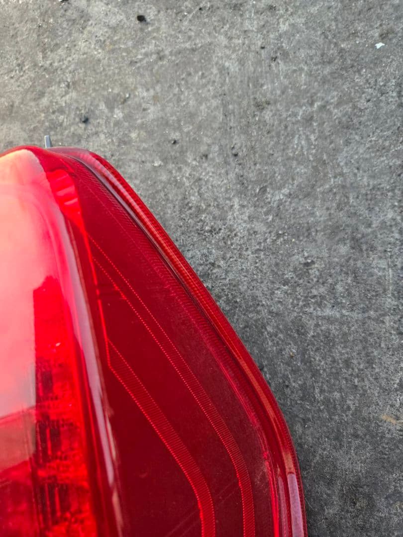 LA600S 　ダイハツ　タント　前期　テールランプ