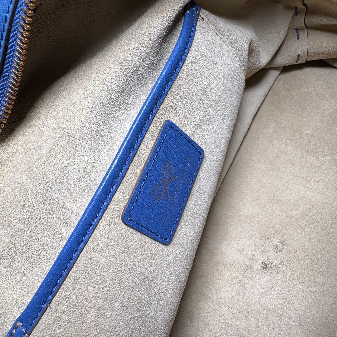 アニヤハインドマーチ　カーカー　２WAY　くすみブルー　鍵　タッセル