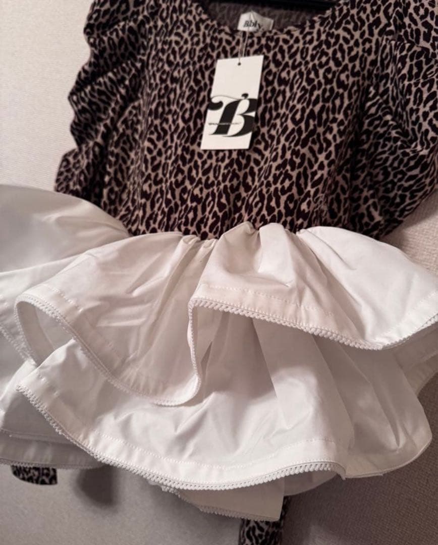 即納bibiy EFFIE PEPURAMU LEOPARD TOP