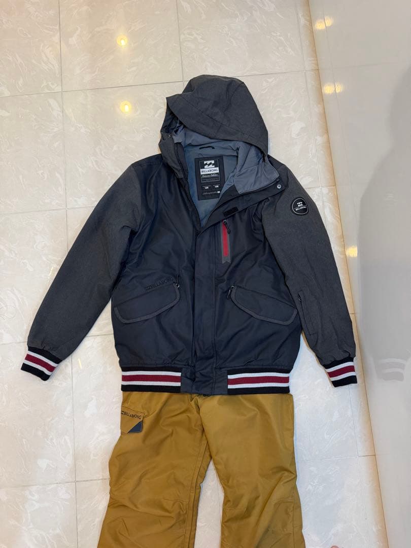 BILLABONG ビラボン　上下セット　スノーボードウェアM パンツLサイズ
