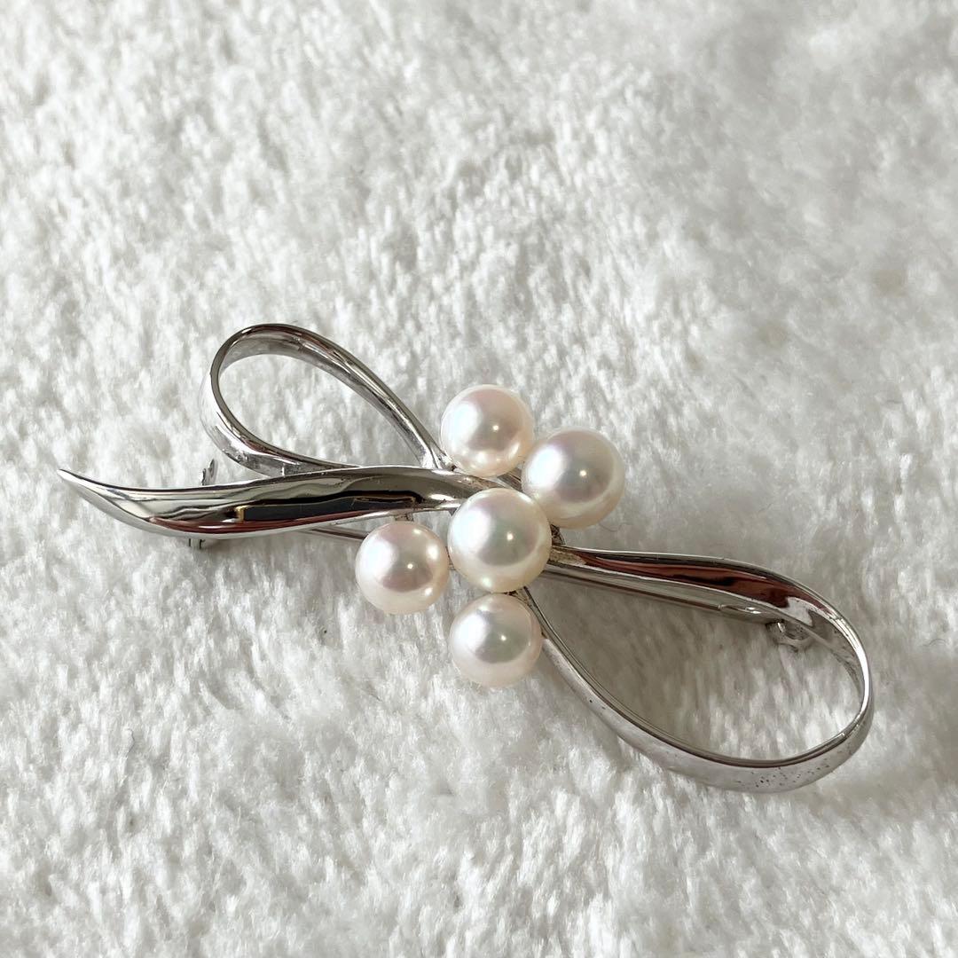 ★美品★ミキモト　パールブローチ　リボン　タイ　5粒　シルバー　あこや真珠