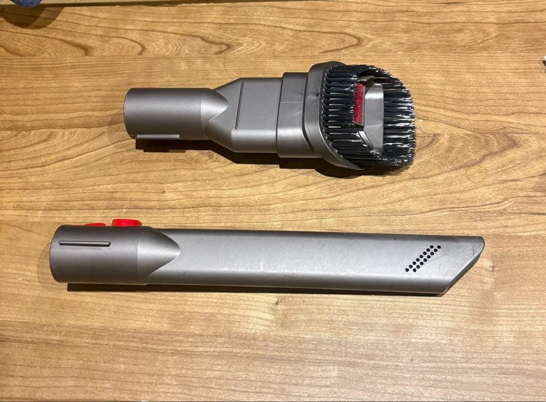 アタッチメント多数付属！細部まで洗浄済！#Dyson #V10 ハンドクリーナー