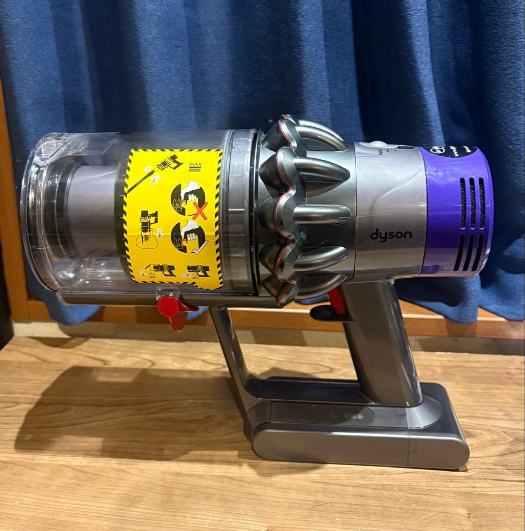 アタッチメント多数付属！細部まで洗浄済！#Dyson #V10 ハンドクリーナー