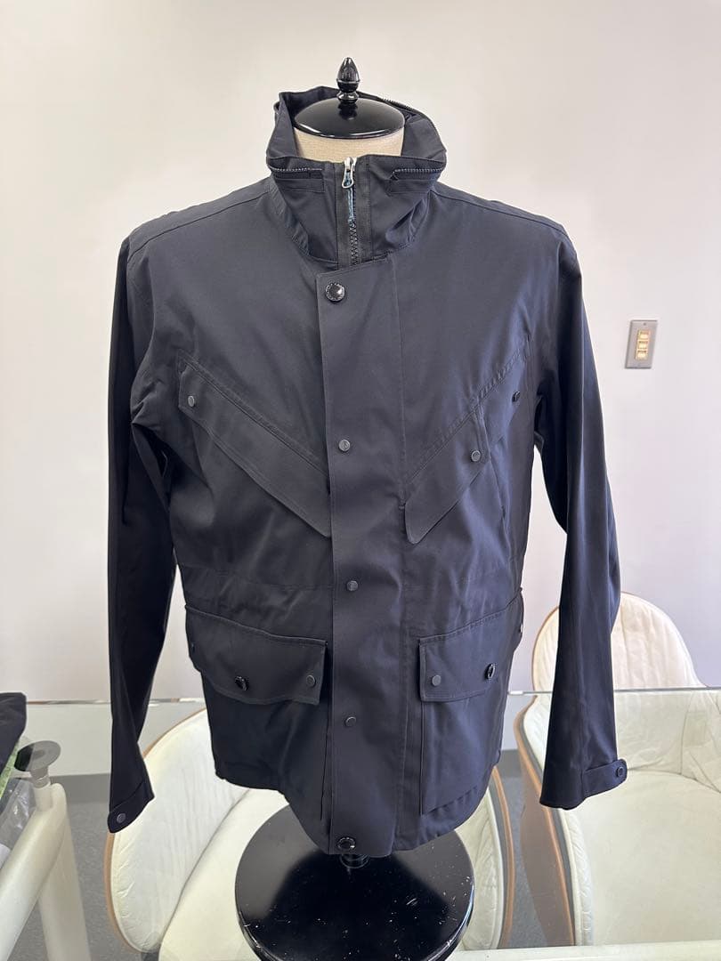 C.P. Company ゴーグルブラックナイロンジャケット フード付き