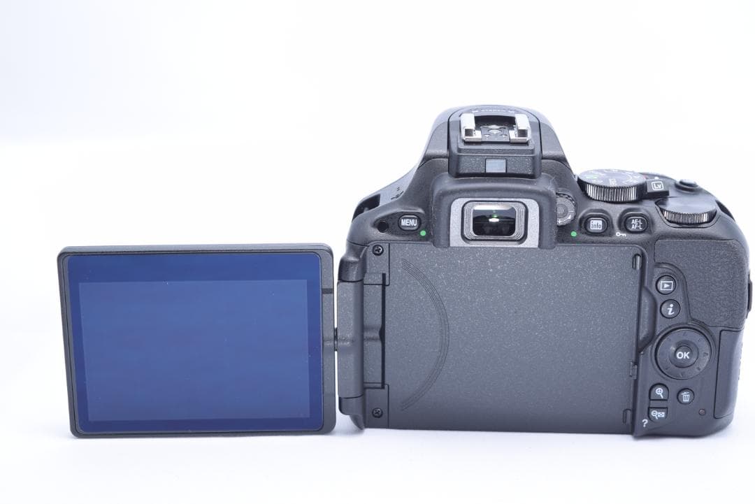 ❷Nikon D5500 デジタル一眼レフカメラ　シャッター数10回