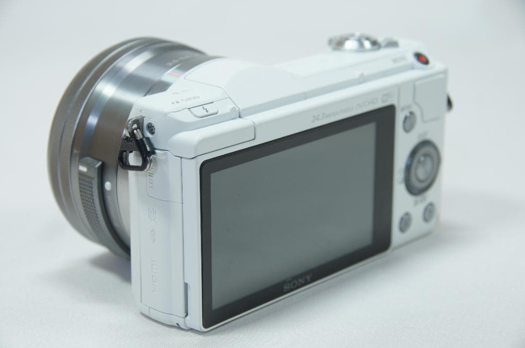 【極美品】 SONY α5100 ホワイト シャッター数3660回 【返品保証】