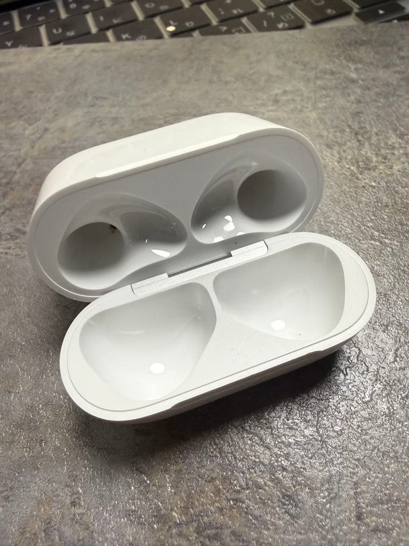 Apple AirPods 4 アクティブノイズ キャンセリング搭載(ANC)