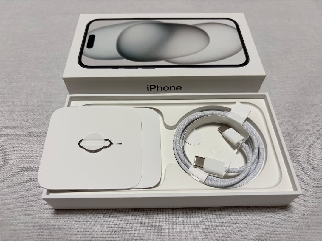 Apple iPhone 15 256GB ブラック 本体