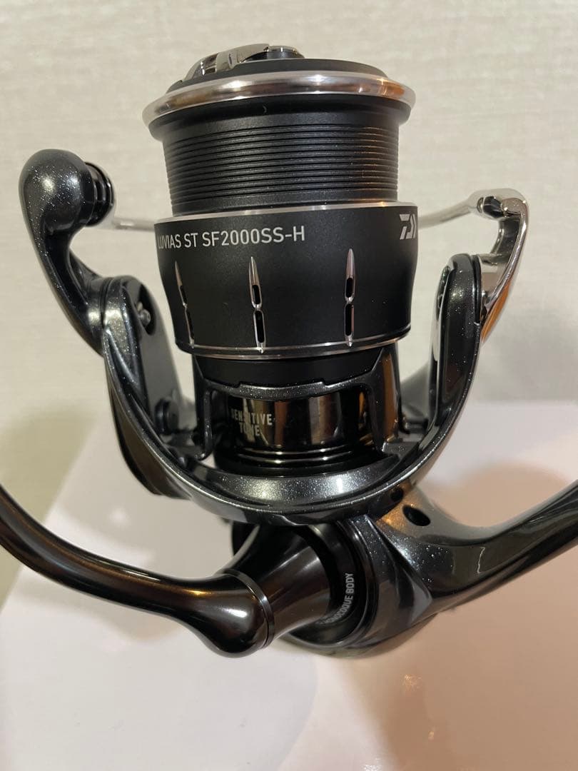 リール 24 LUVIAS ST SF 2000SS-H