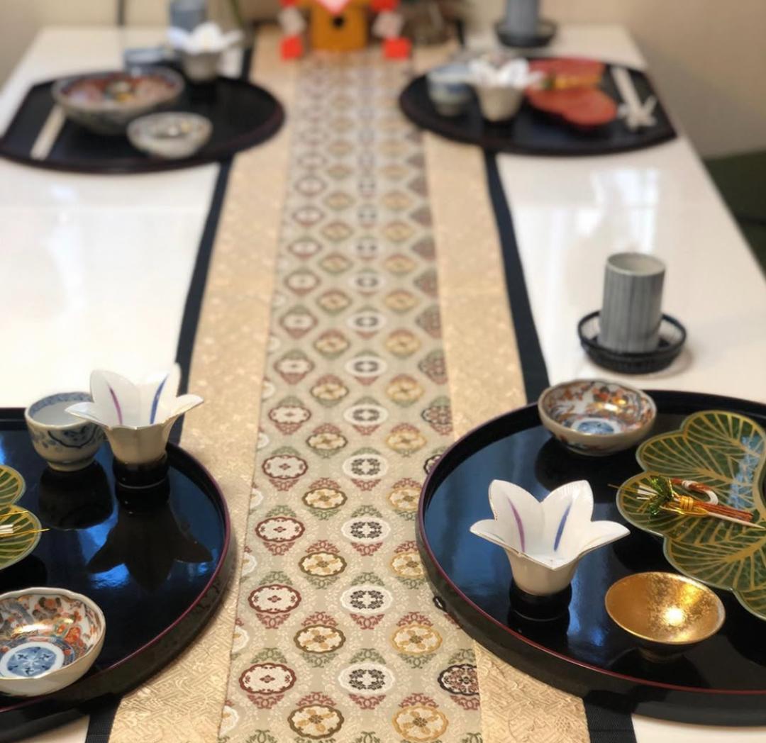 (お正月迎春食器）松葉型前菜皿　緑2枚＋赤1枚の3枚1セット