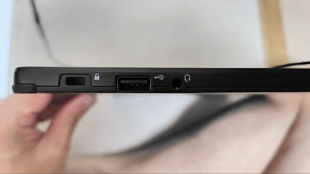 富士通FMV Windows11 タブレットPC 13.3インチ