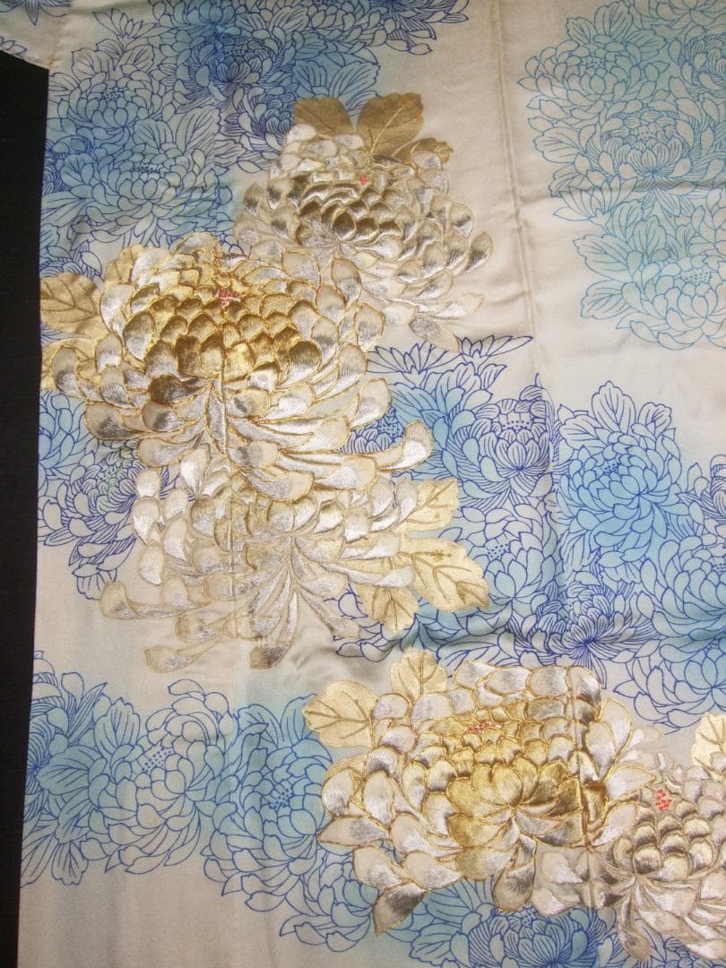 大輪菊の豪華刺繍/振袖フルセット　ｍ73　成人式 やまと謹製 白振袖