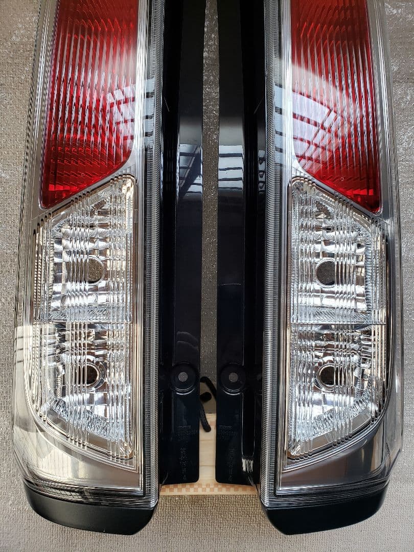 新品未使用 c26 セレナ ノーマル テール ライト ランプ 2個セット