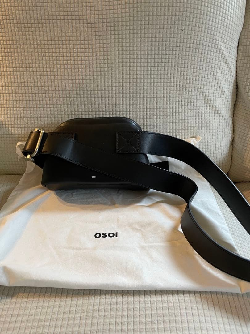 OSOI ブラックレザーバッグ