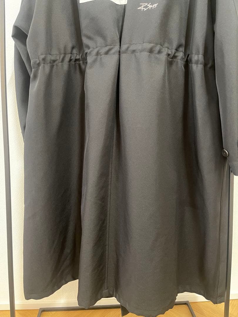 フード付き黒モッズコート