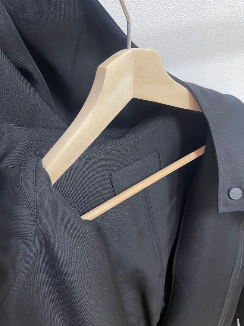 フード付き黒モッズコート