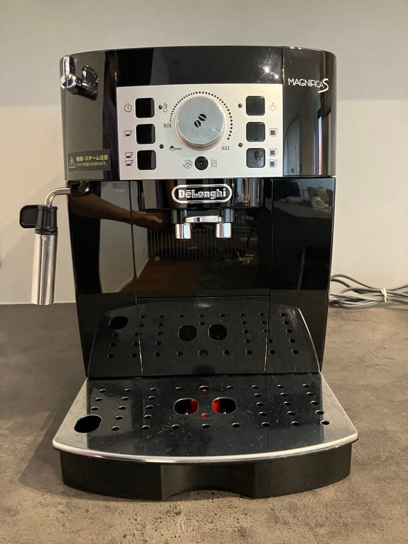 【美品】デロンギ エスプレッソマシン マグニフィカ S ECAM22112B